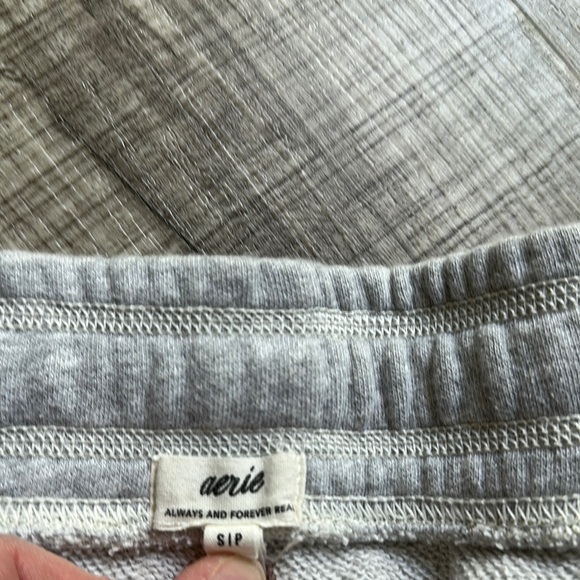Women’s Aerie Gray Sweatpants - Picture 2 of 4
